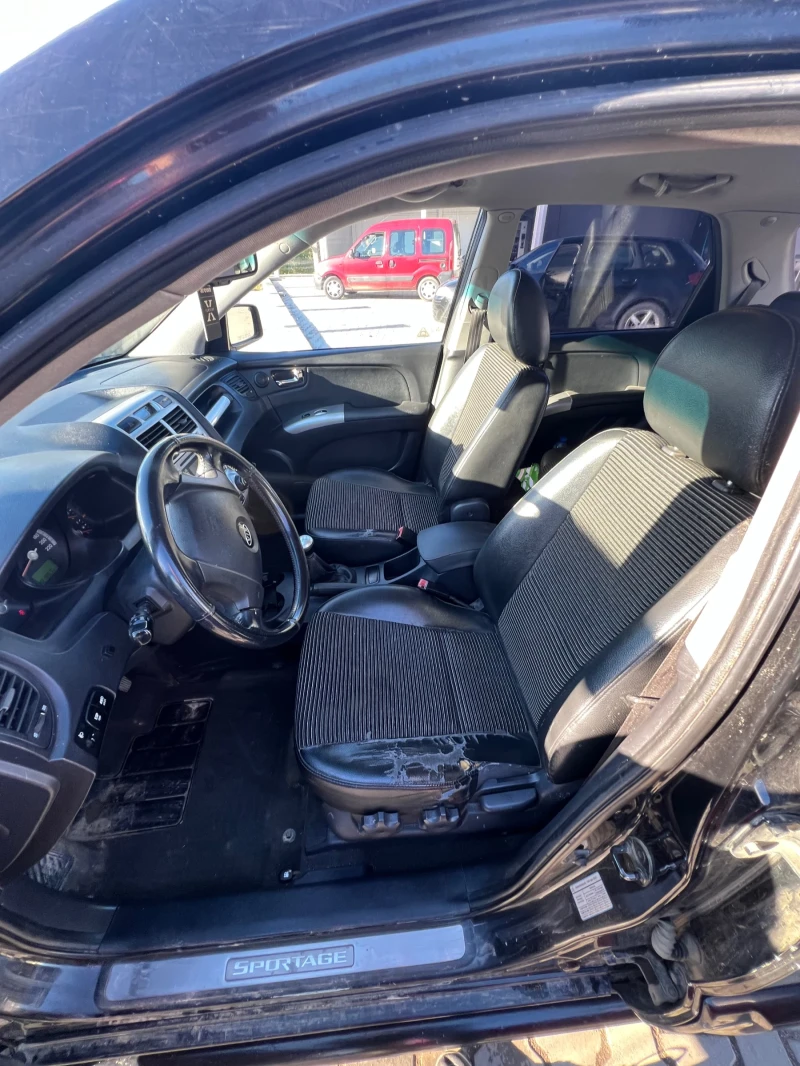 Kia Sportage, снимка 9 - Автомобили и джипове - 52725330
