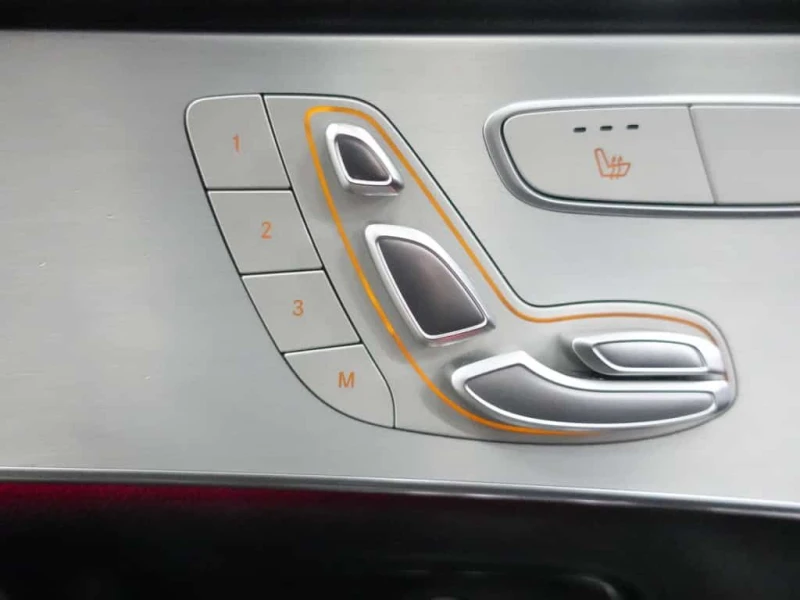 Mercedes-Benz GLC * 300 4MATIC | Nav | Leather | Pano roof | BlindSp, снимка 9 - Автомобили и джипове - 53536071