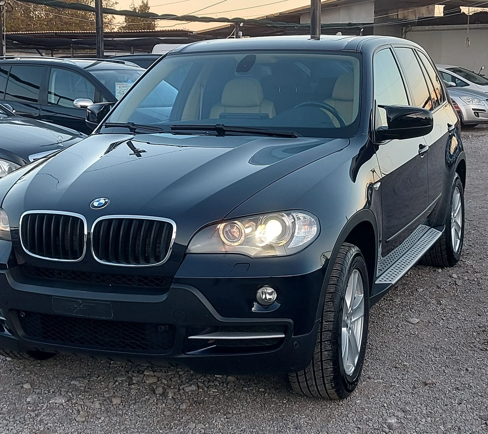 BMW X5 3.0/272 кс/автомат/панорама/камера/сервизна книжка - изображение 2