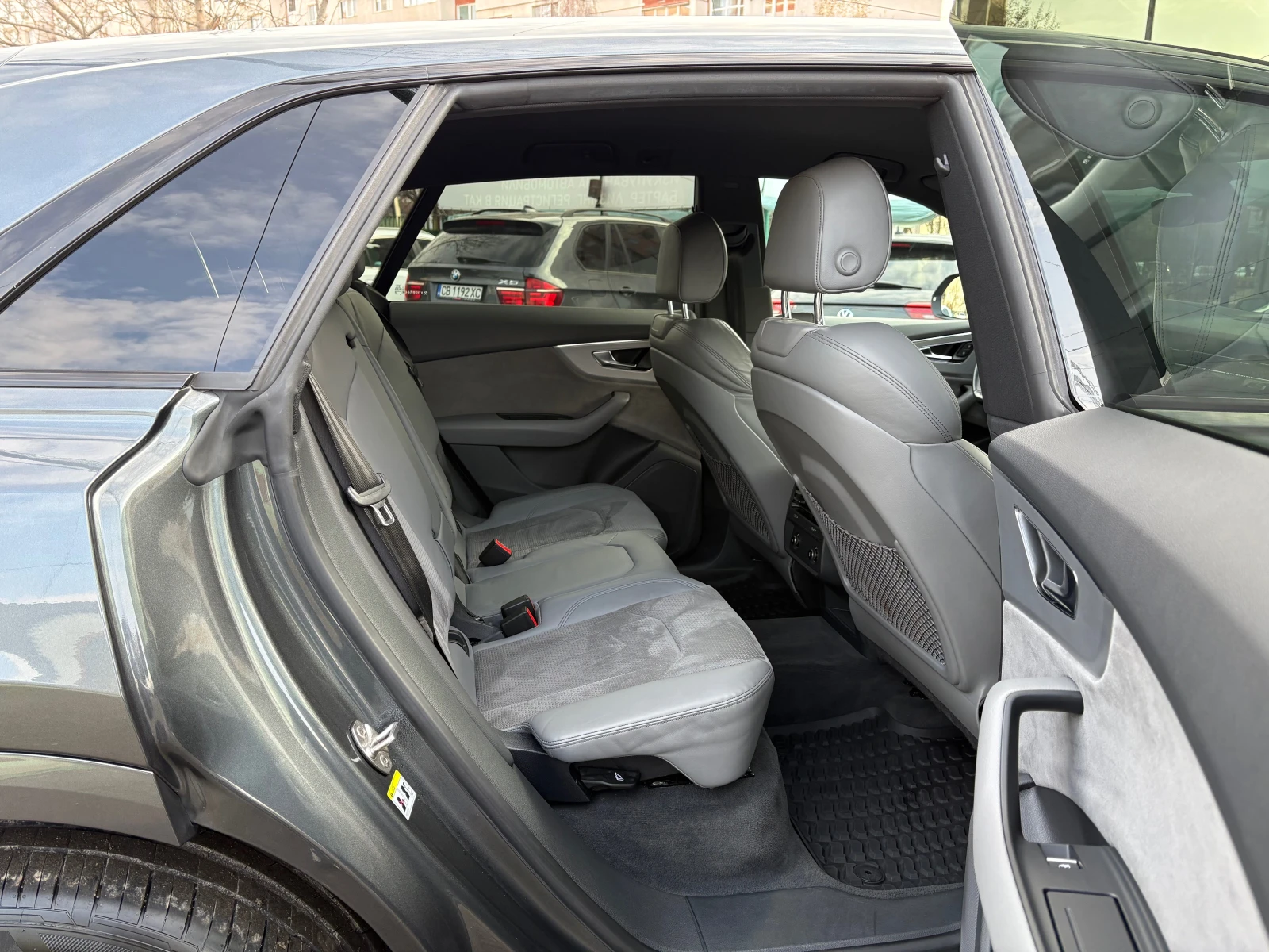 Audi Q8 5.0TDI= HYBRID-286HP=  360= KEYLESS GO= S LI | Mobile.bg   12