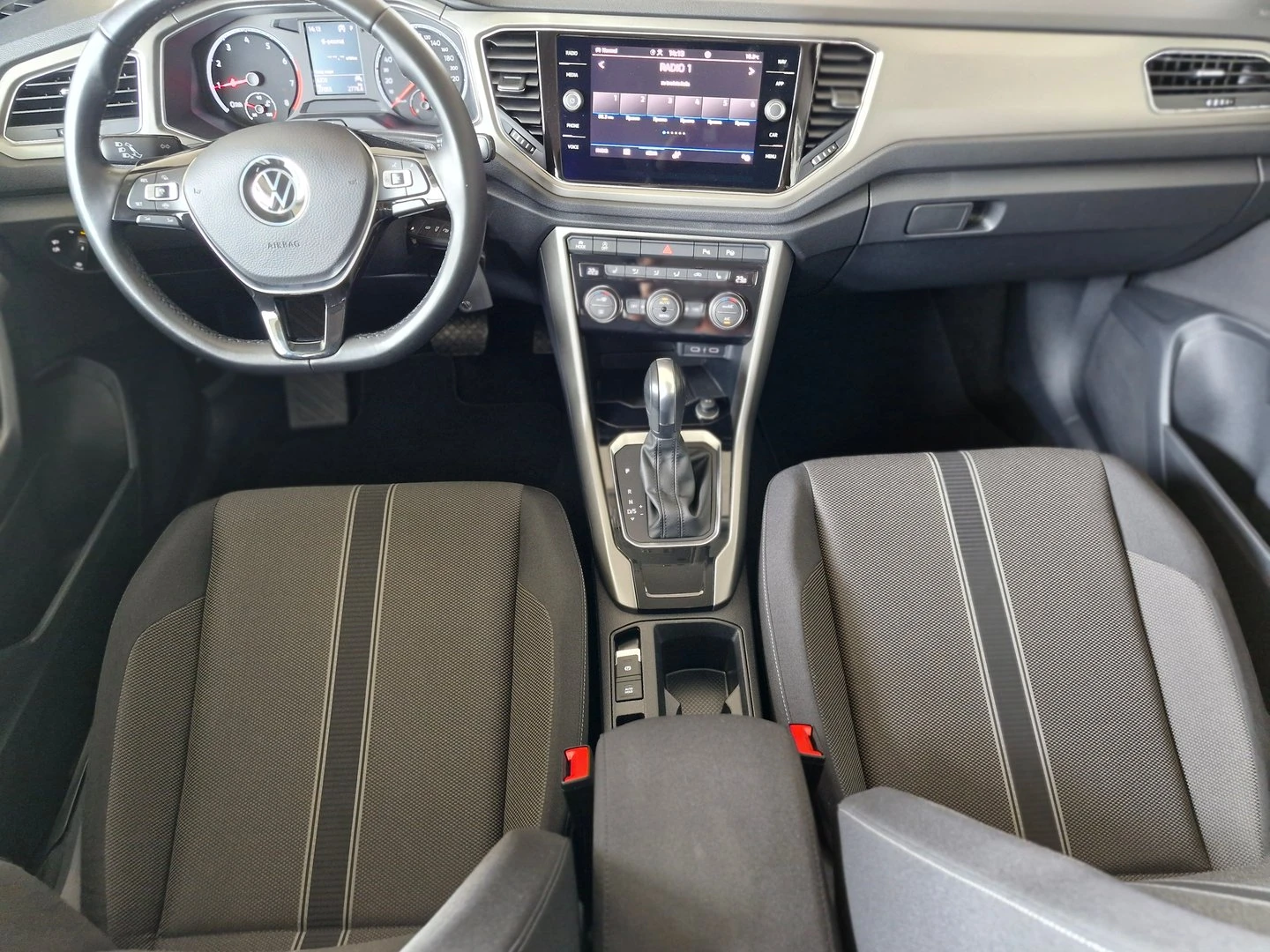 VW T-Roc VW T- Roc Design 1.5 TSI OPF DSG - изображение 4