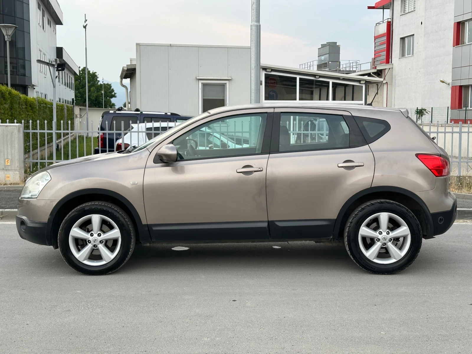 Nissan Qashqai 2.0 Бензин/Газ - изображение 5