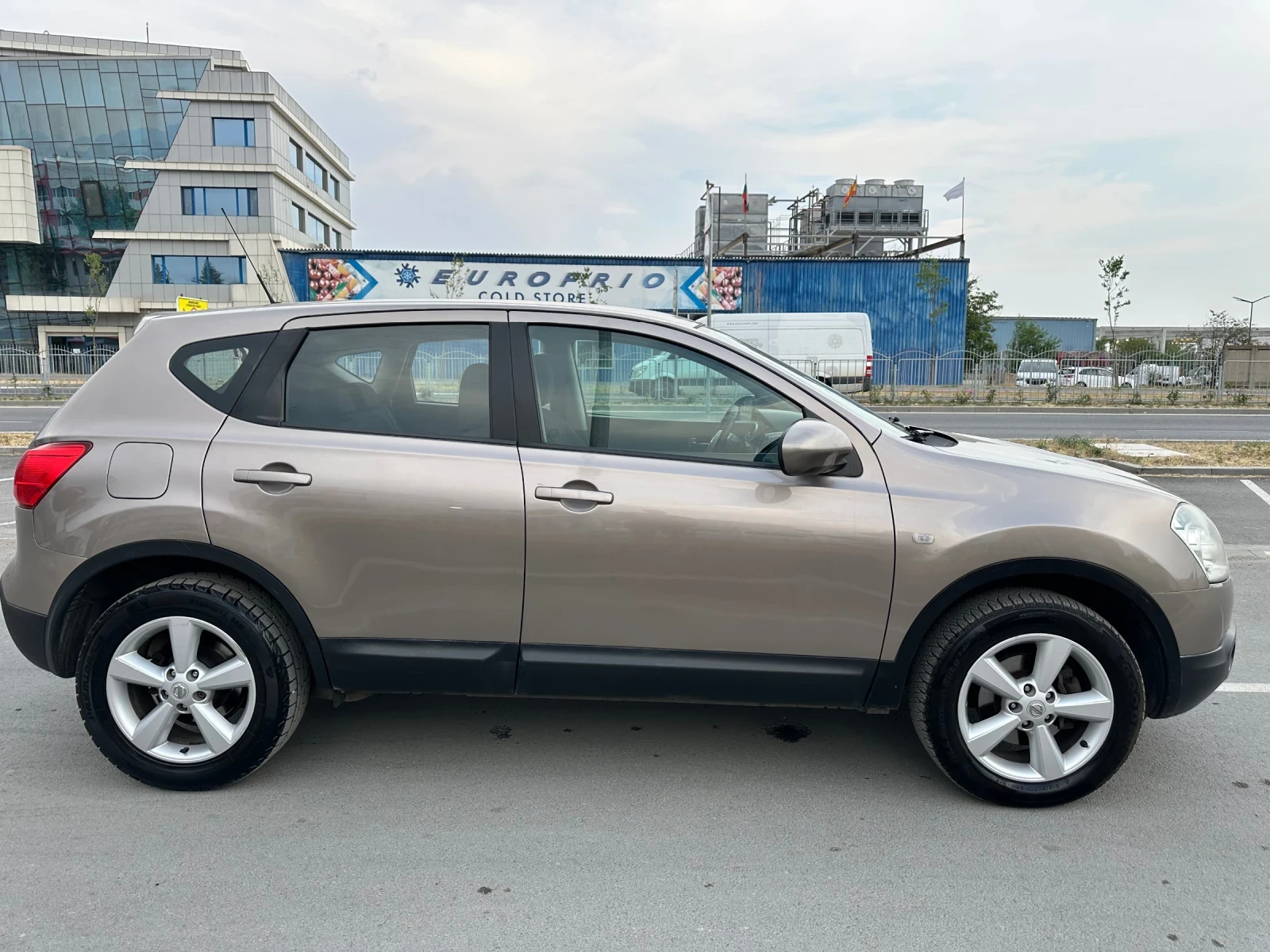 Nissan Qashqai 2.0 Бензин/Газ - изображение 4