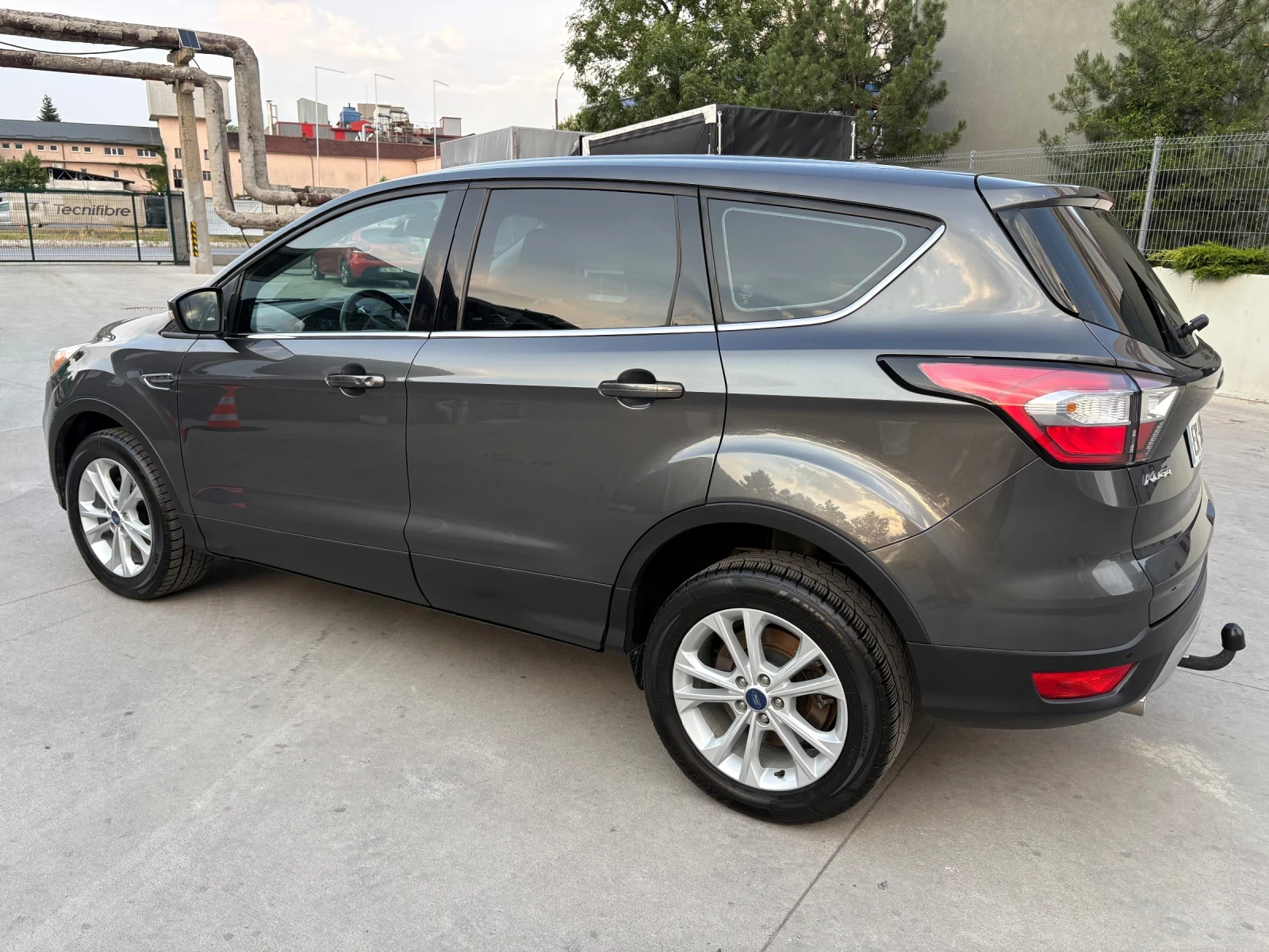 Ford Kuga Titanium 4x2 2.0 Diesel 150kc Euro 6 - изображение 4
