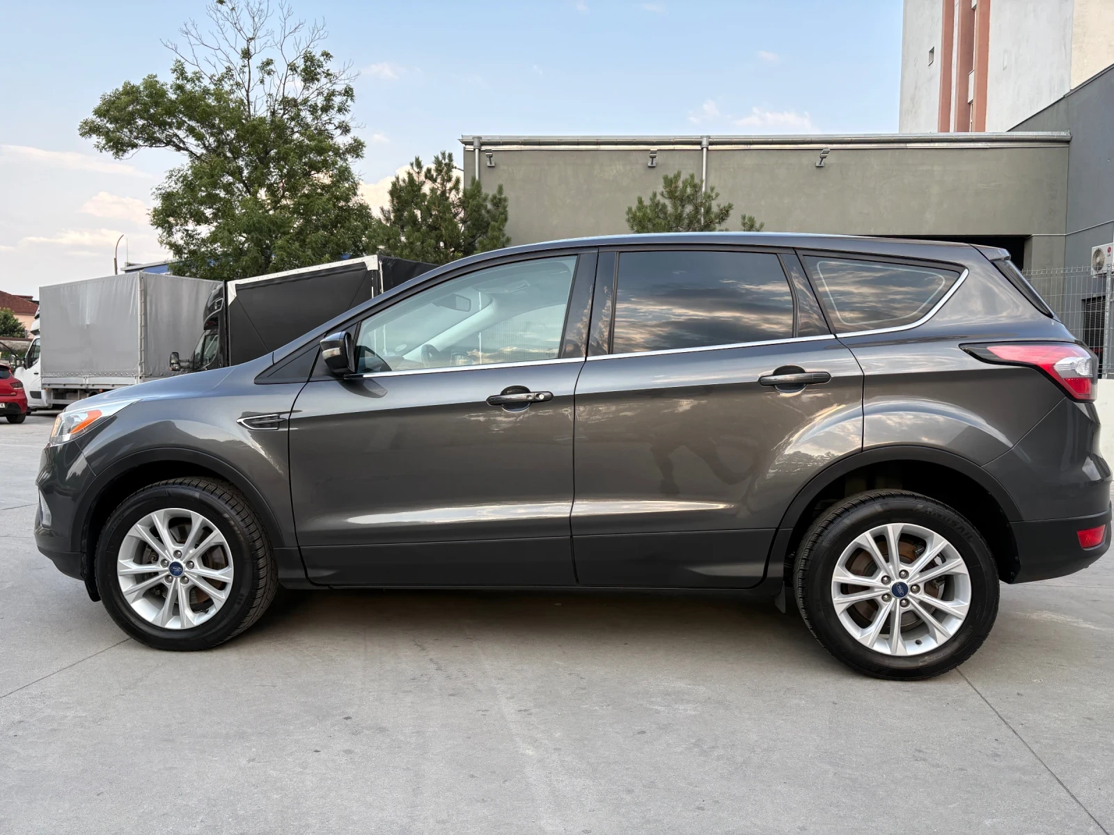 Ford Kuga Titanium 4x2 2.0 Diesel 150kc Euro 6 - изображение 3
