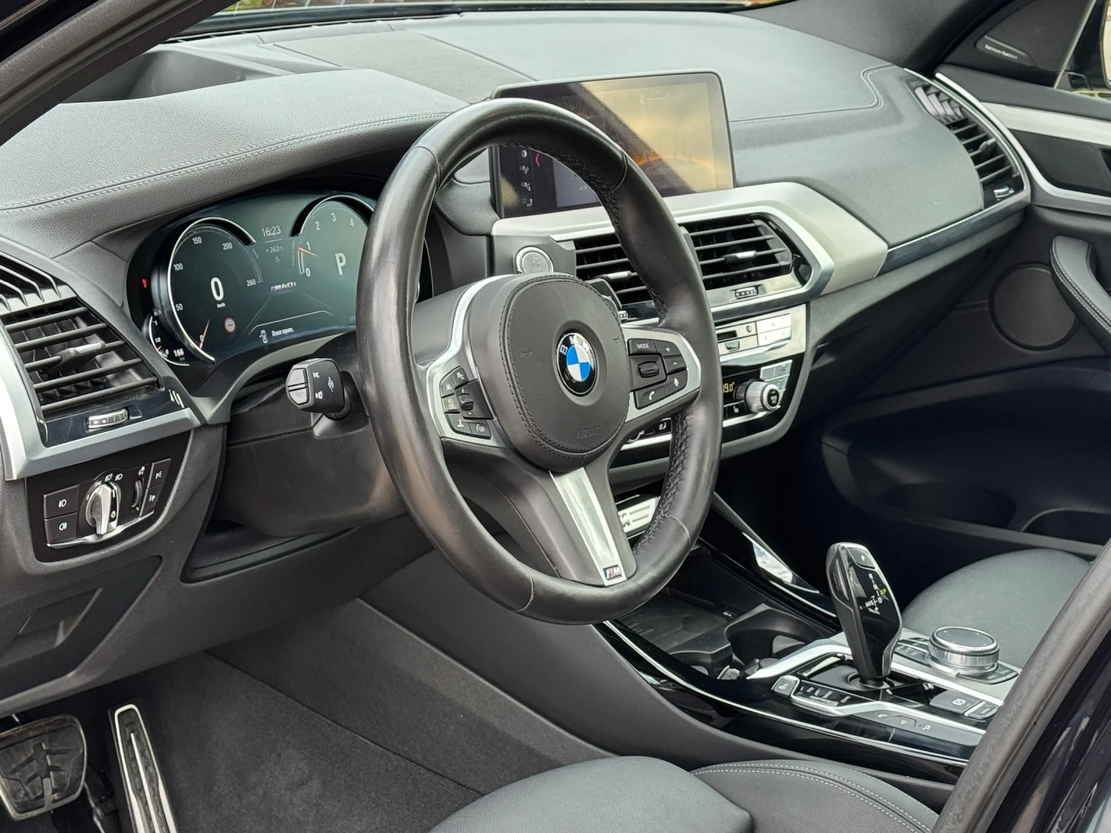BMW X3 ///M40i-УНИКАЛНА-ПАНОРАМА-KEYLESS-КАМЕРА-360-FULL! - изображение 10