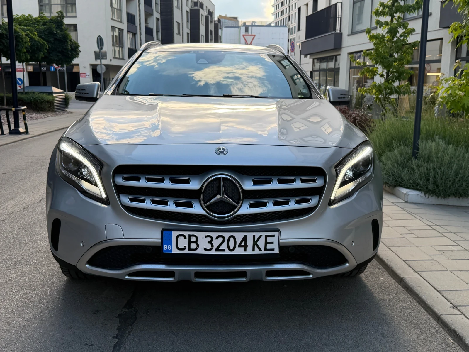 Mercedes-Benz GLA 200 4Matic/Автомат, снимка 4 - Автомобили и джипове - 55123841