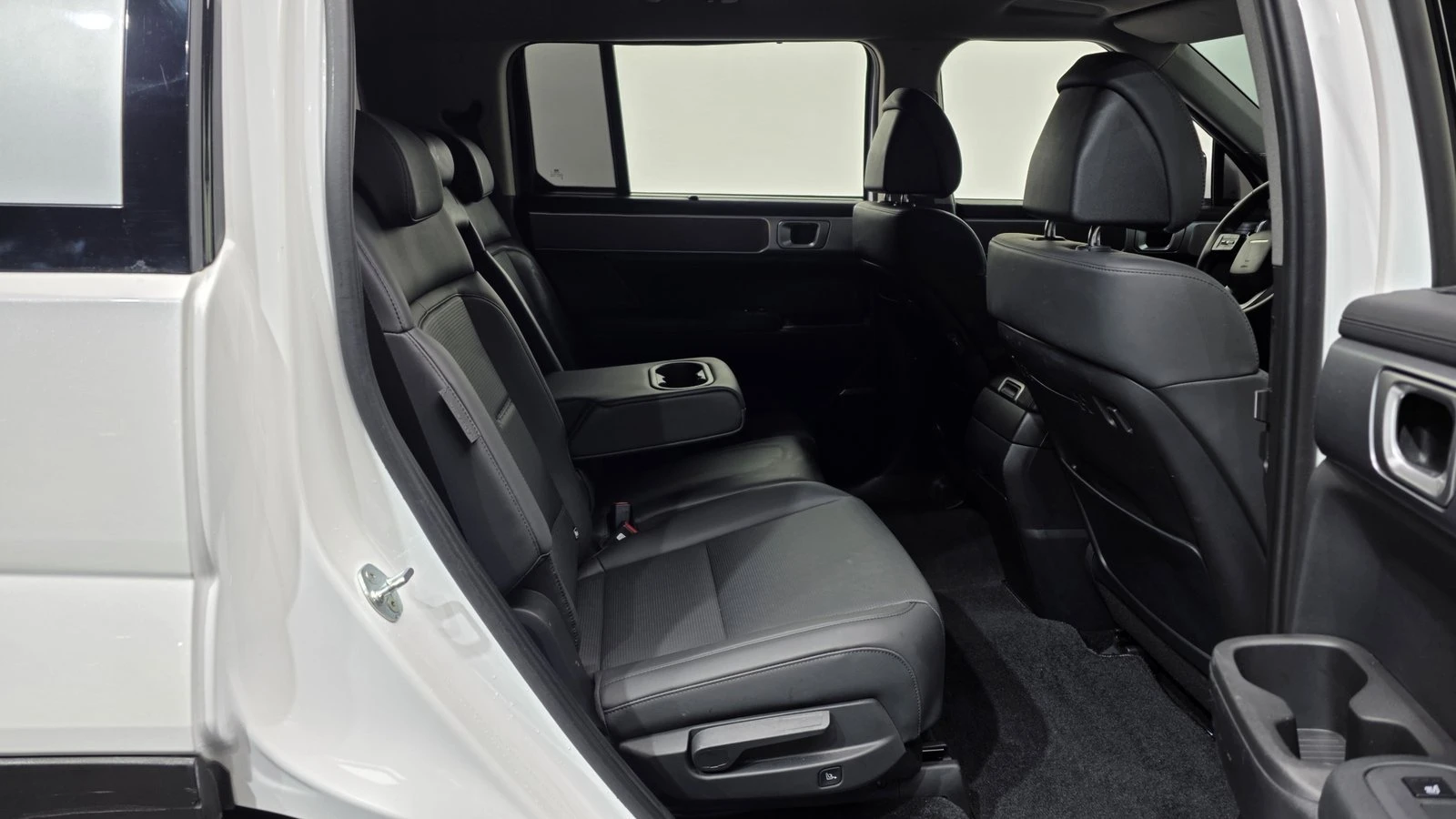 Hyundai Santa fe 1.6 HEV* 360* KEYLESS* ПОДГРЕВ ВОЛАН* КРАЙНА ЦЕНА, снимка 12 - Автомобили и джипове - 55334919