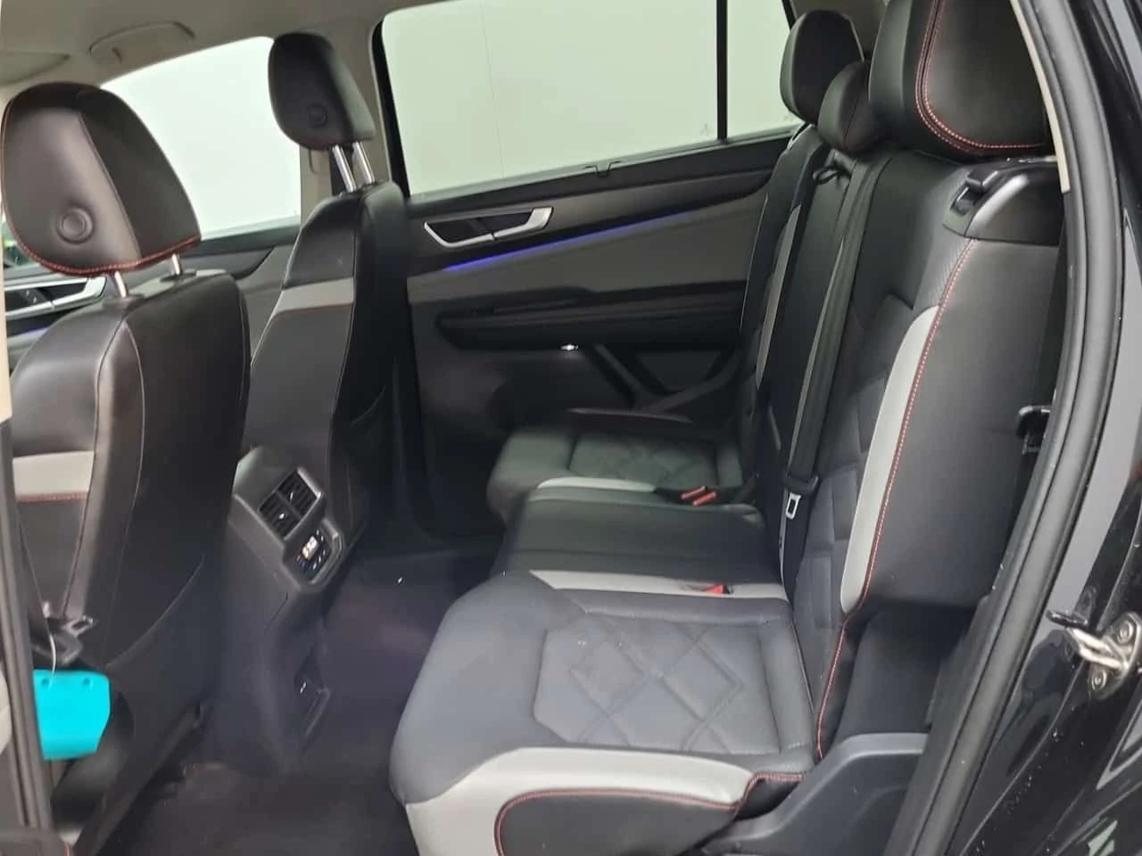 VW Atlas * PEAK EDITION * CARFAX * , снимка 10 - Автомобили и джипове - 55509020