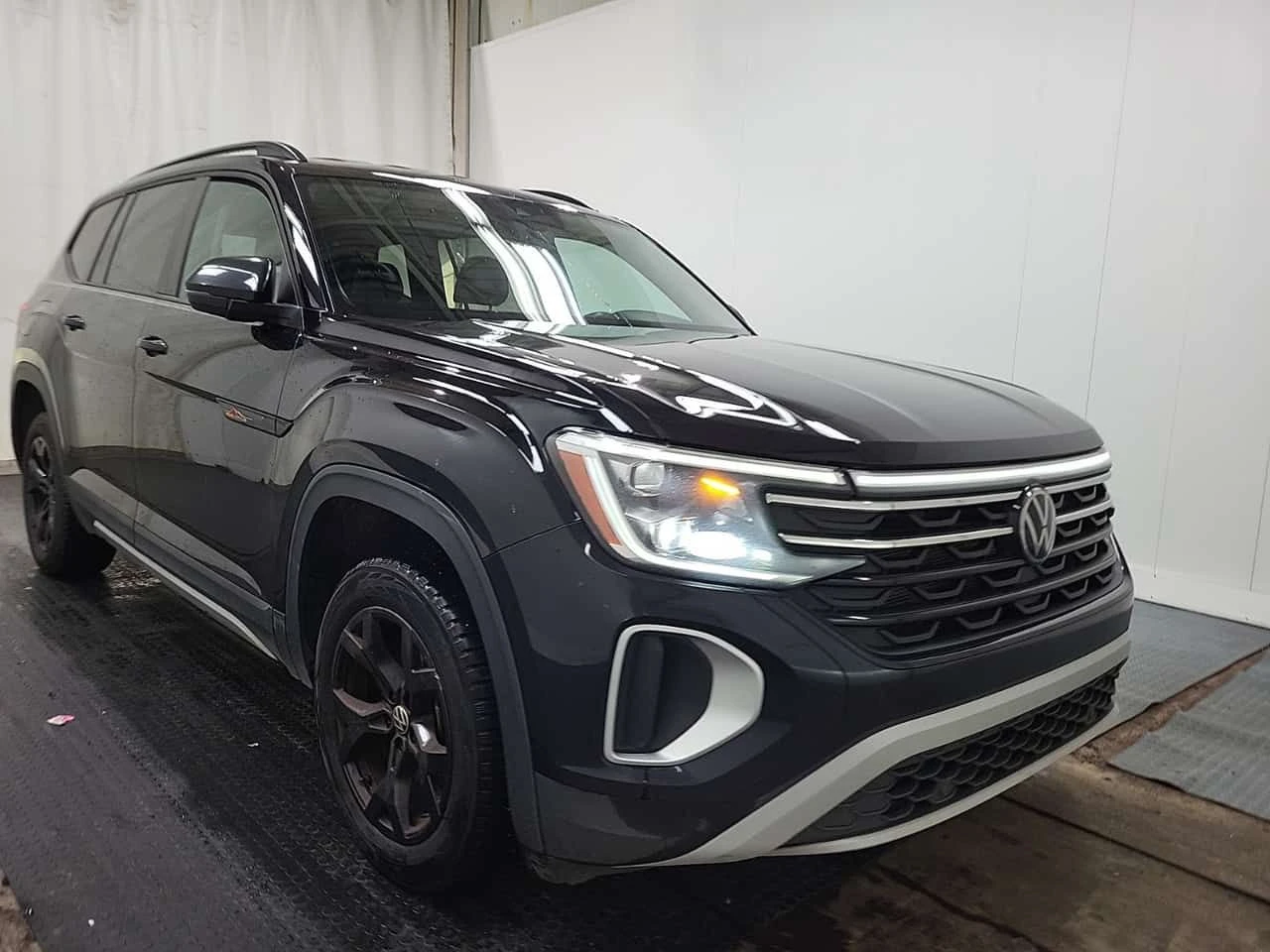 VW Atlas * PEAK EDITION * CARFAX * , снимка 3 - Автомобили и джипове - 55509020