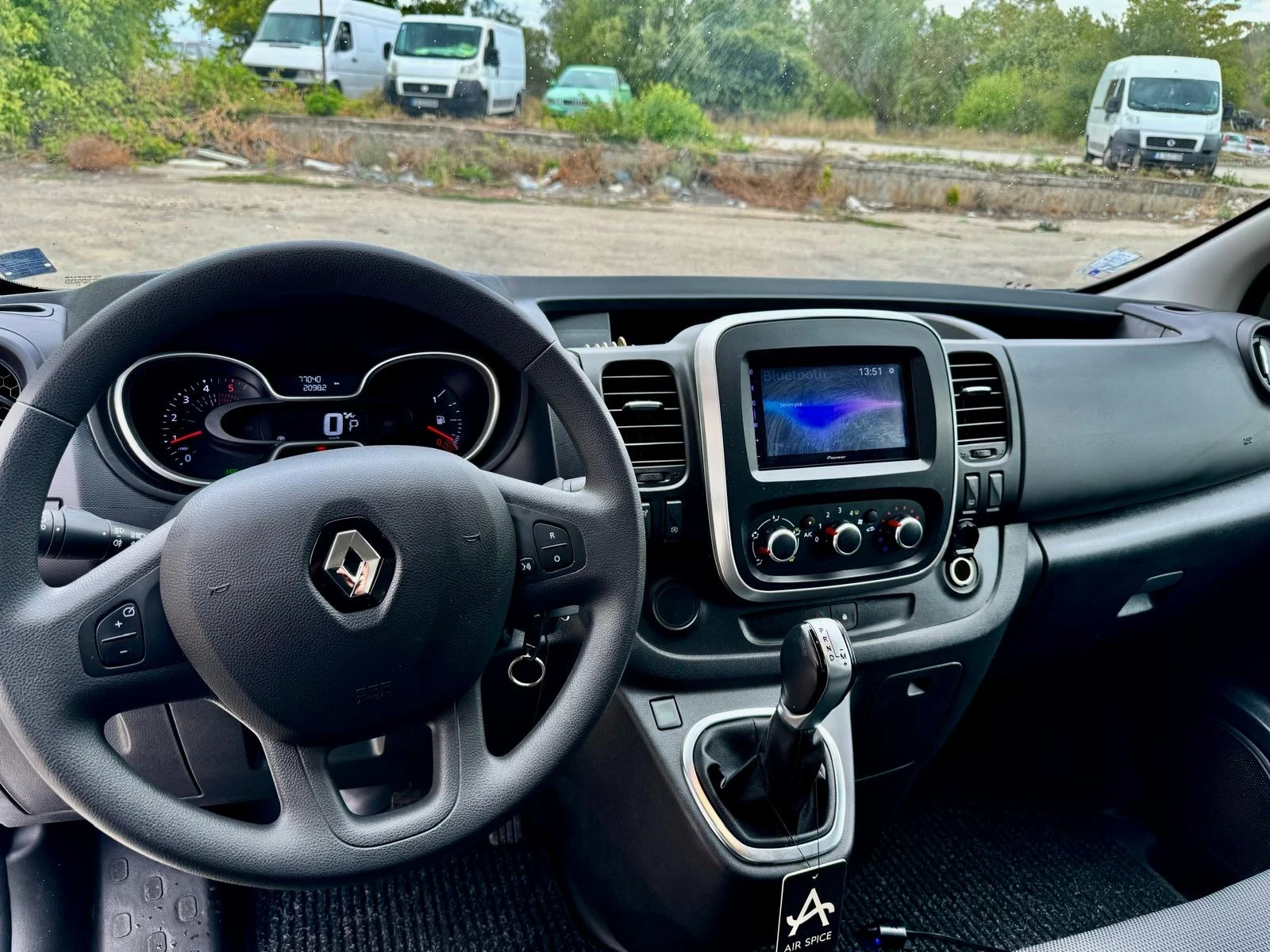 Renault Trafic 2.0 DCI 145 ch L1H2 - изображение 5