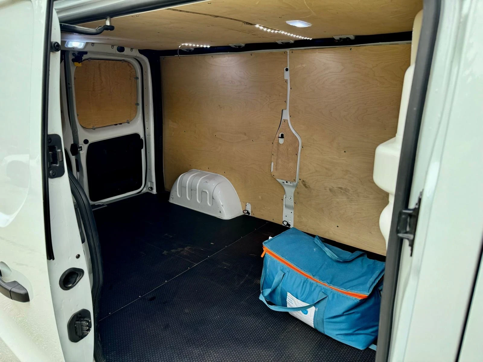 Renault Trafic 2.0 DCI 145 ch L1H2 - изображение 7