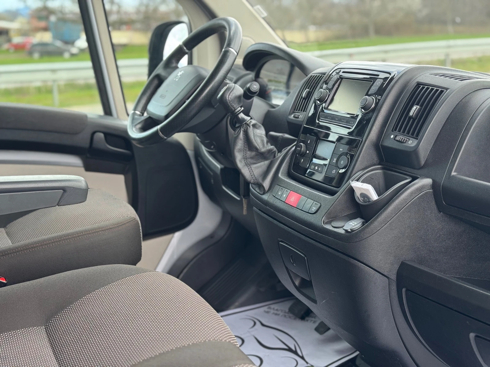 Peugeot Boxer 2018* Клима* Euro6* Камера* Германия* 6ск* , снимка 15 - Бусове и автобуси - 54087628