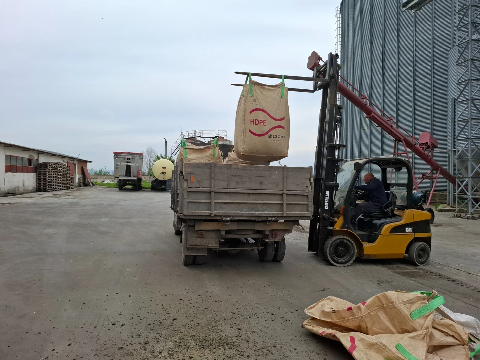 Iveco 35c15 Самосвал, снимка 2 - Бусове и автобуси - 54812214
