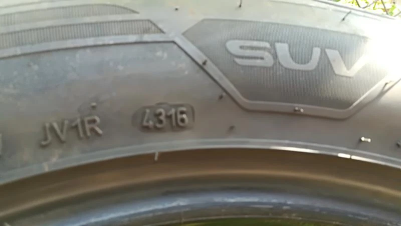 Гуми Летни 235/55R19, снимка 8 - Гуми и джанти - 25724588