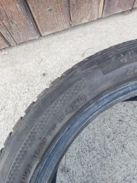 Гуми Зимни 225/45R17, снимка 6 - Гуми и джанти - 52712672
