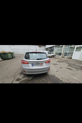 Hyundai I30 1.6 CRDI Автомат/Камера, снимка 9