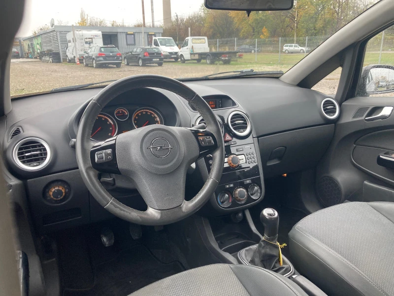 Opel Corsa 1.2 KLIMA, снимка 10 - Автомобили и джипове - 43113845