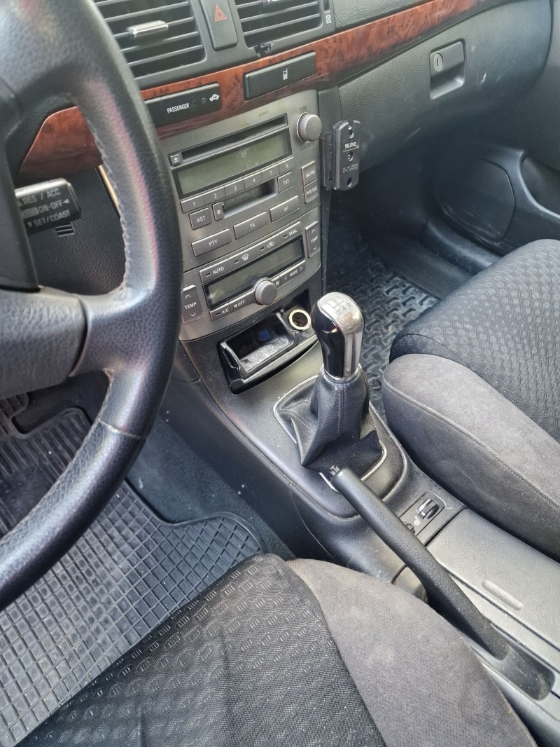 Toyota Avensis 2.0 116, снимка 9 - Автомобили и джипове - 46357887