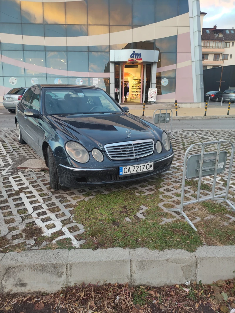 Mercedes-Benz E 270, снимка 3 - Автомобили и джипове - 48079761