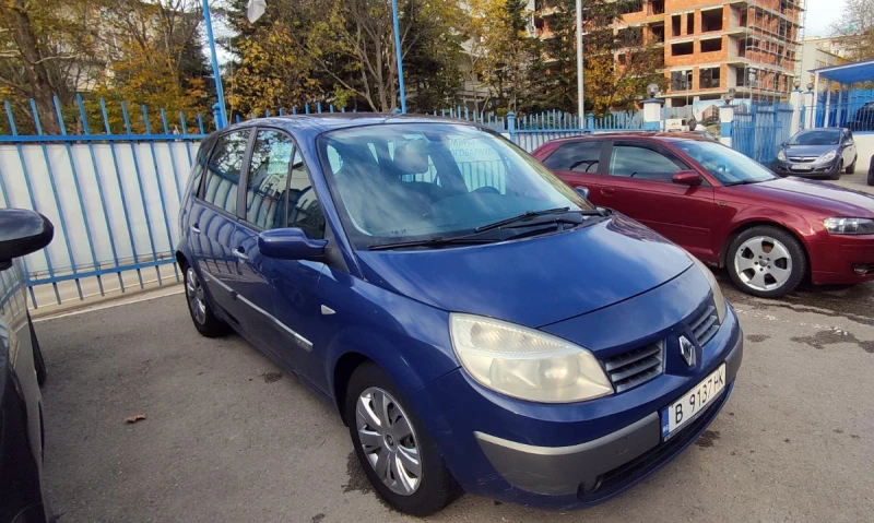 Renault Scenic, снимка 3 - Автомобили и джипове - 48088580