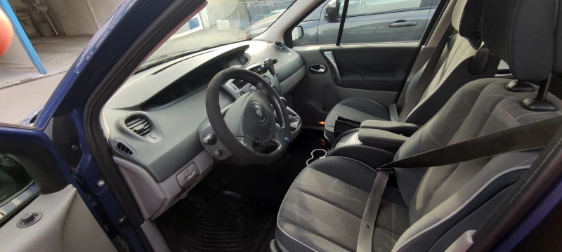 Renault Scenic, снимка 8 - Автомобили и джипове - 48088580