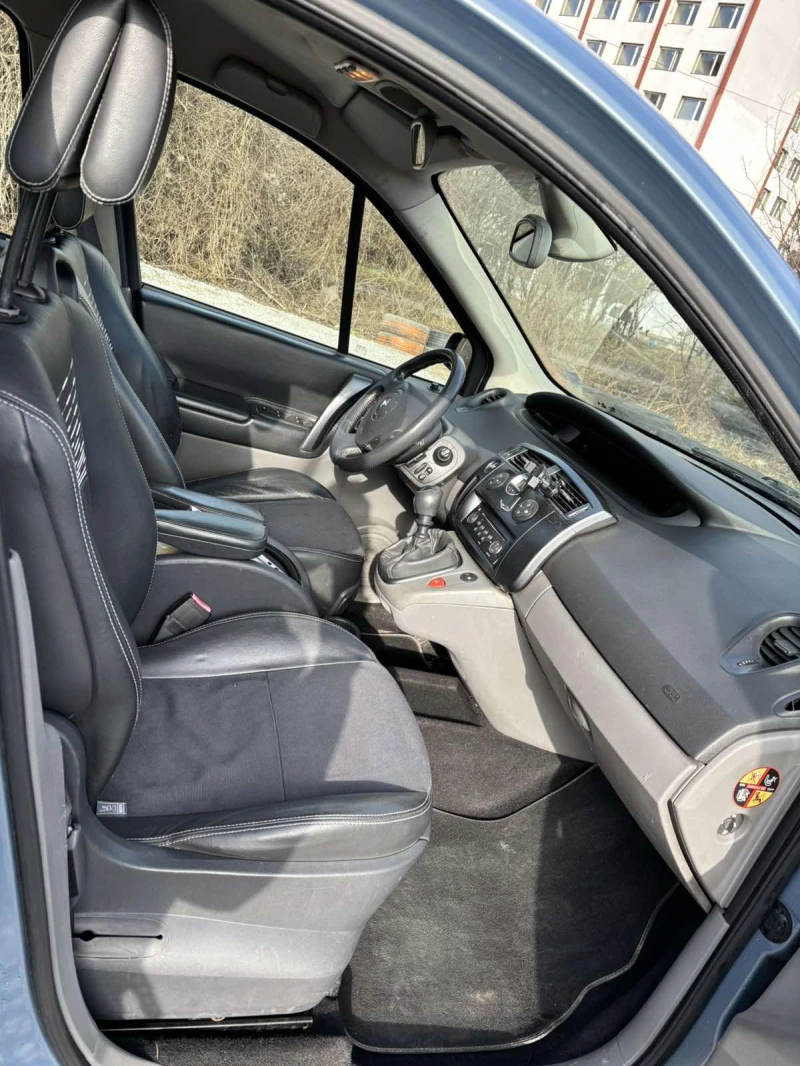 Renault Grand scenic, снимка 2 - Автомобили и джипове - 49132359