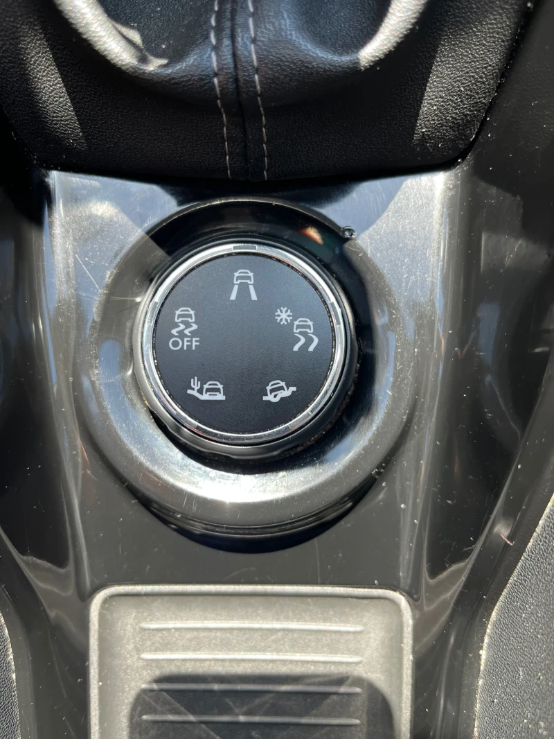 Peugeot 2008 Allure 1.6Hdi, снимка 10 - Автомобили и джипове - 50363746