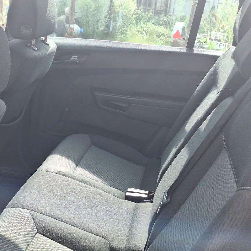 Opel Zafira 2.2  i, снимка 10 - Автомобили и джипове - 52648534