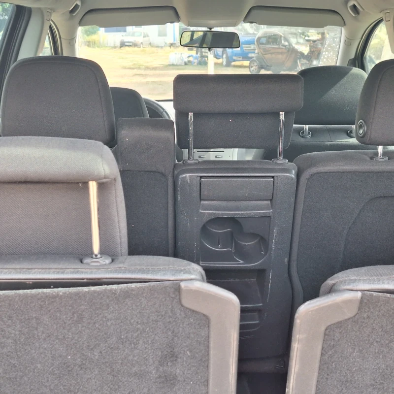 Opel Zafira 2.2  i, снимка 9 - Автомобили и джипове - 52648534