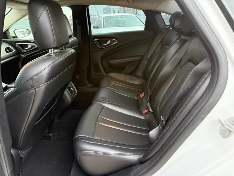 Chrysler 200 3.6i* АВТОМАТИК* 88.000КМ* НОВА* , снимка 11 - Автомобили и джипове - 52459853