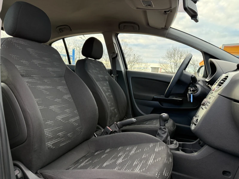 Opel Corsa 1.3CDTI-Климатик-5 Врати-бордови компютър MP3, снимка 14 - Автомобили и джипове - 53124404
