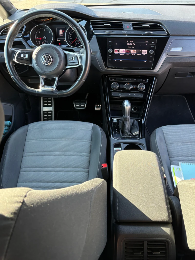 VW Touran R line 2.0TDI 7DSG, снимка 8 - Автомобили и джипове - 53132458