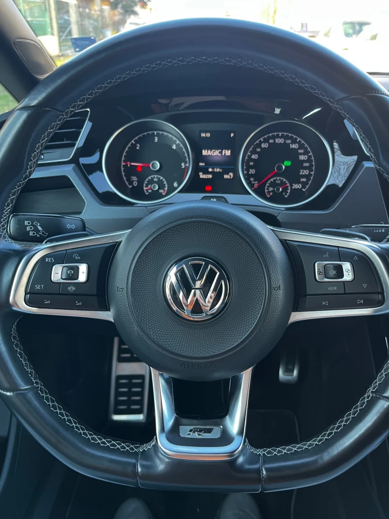 VW Touran R line 2.0TDI 7DSG, снимка 10 - Автомобили и джипове - 53132458