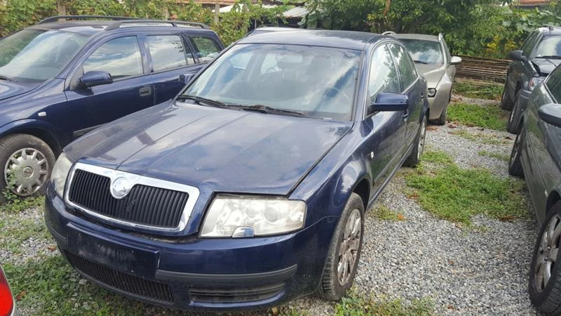 Skoda Superb 1.9TDI-НА ЧАСТИ, снимка 2 - Автомобили и джипове - 15575600