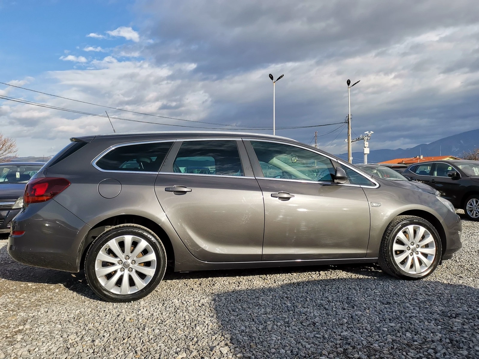 Opel Astra 1.4Ti 140 GPL COSMO - изображение 2