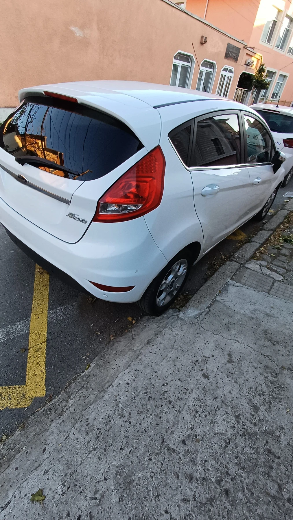 Ford Fiesta 1.4i Titanium +  - изображение 4