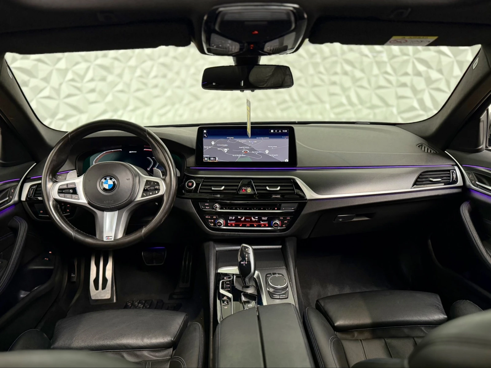 BMW 530E BMW 5 Series 530e M-Pack - изображение 8