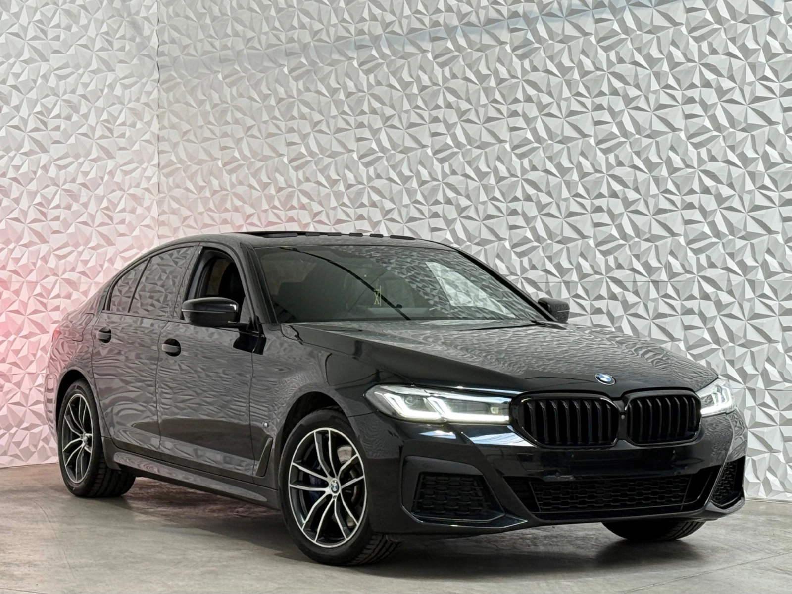 BMW 530E BMW 5 Series 530e M-Pack - изображение 2