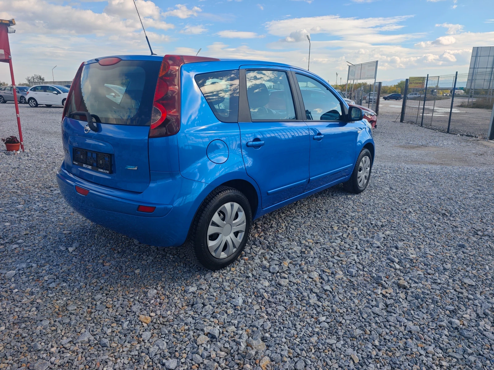 Nissan Note 1.4i  - изображение 4