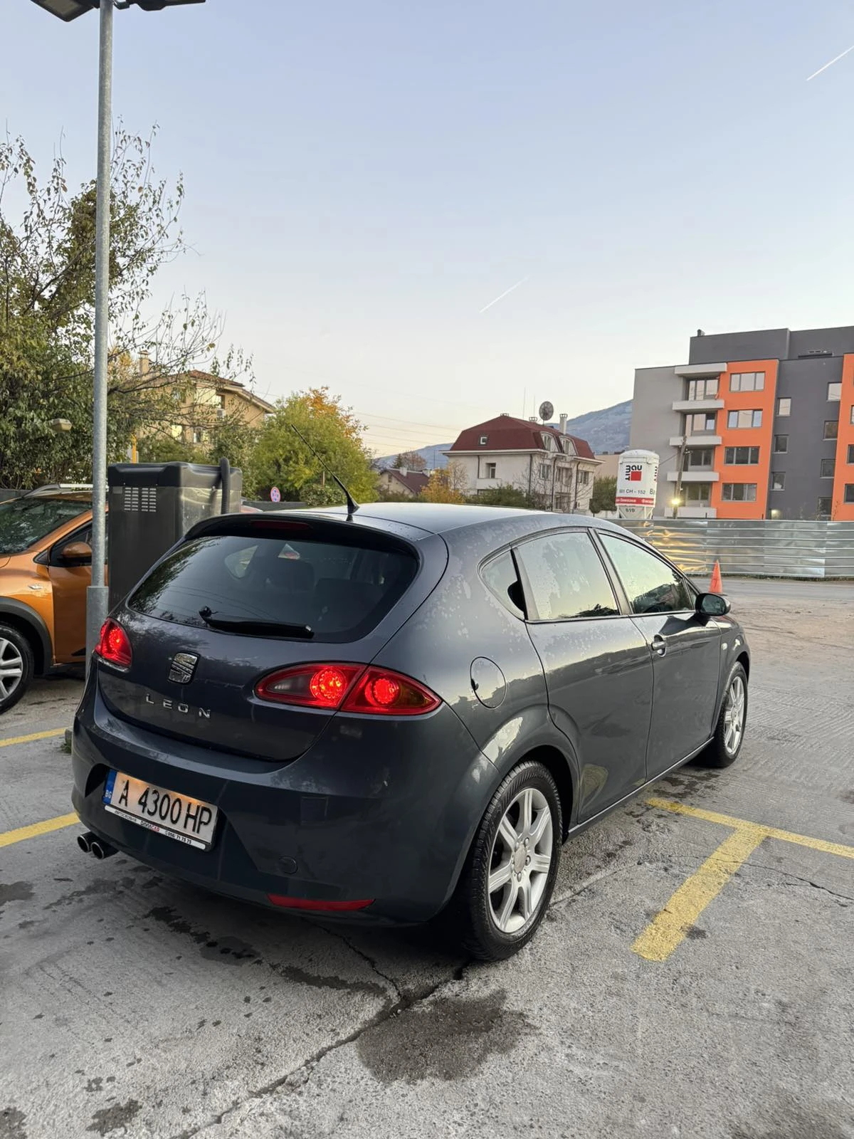 Seat Leon 1.6 Бензин/Газ - изображение 8