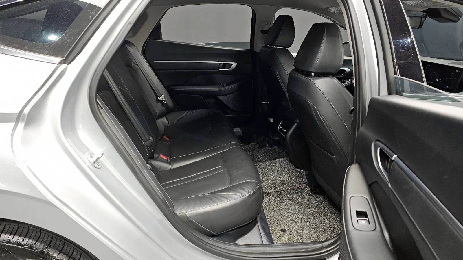 Hyundai Sonata The Edge 2.0LPG Mobility autogeorge.com | Mobile.bg � ����������� 12