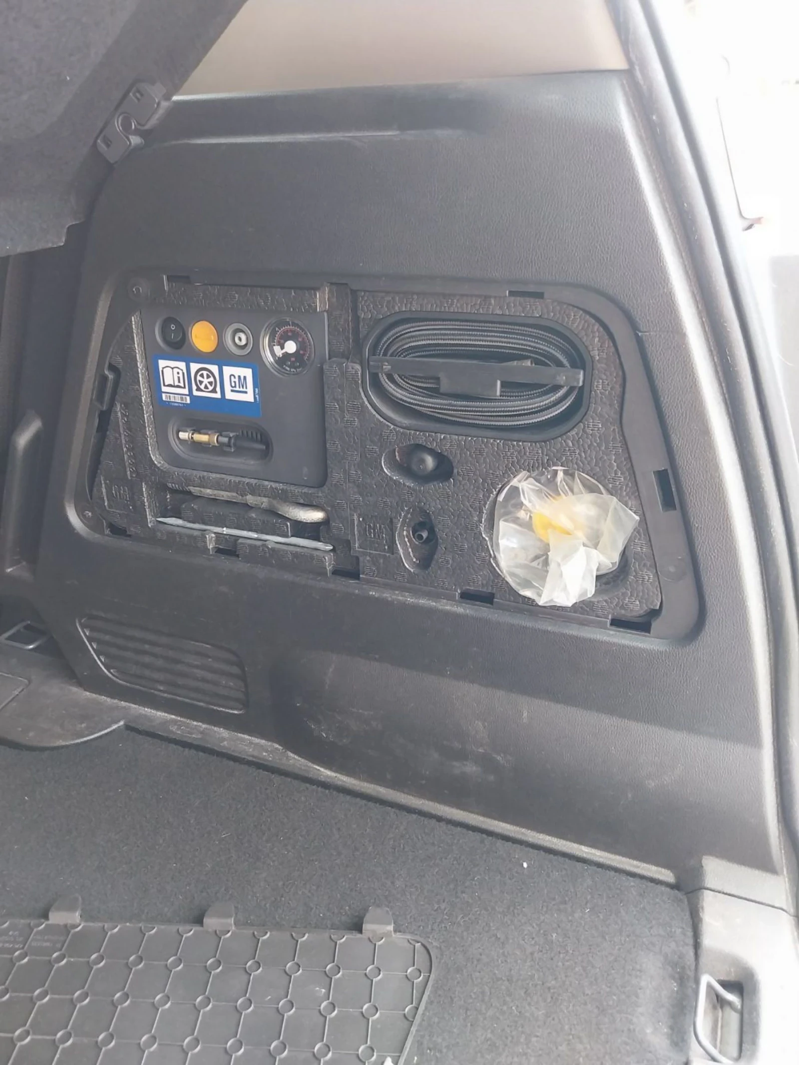 Opel Meriva 1.4benzin+ gaz, снимка 8 - Автомобили и джипове - 53744832