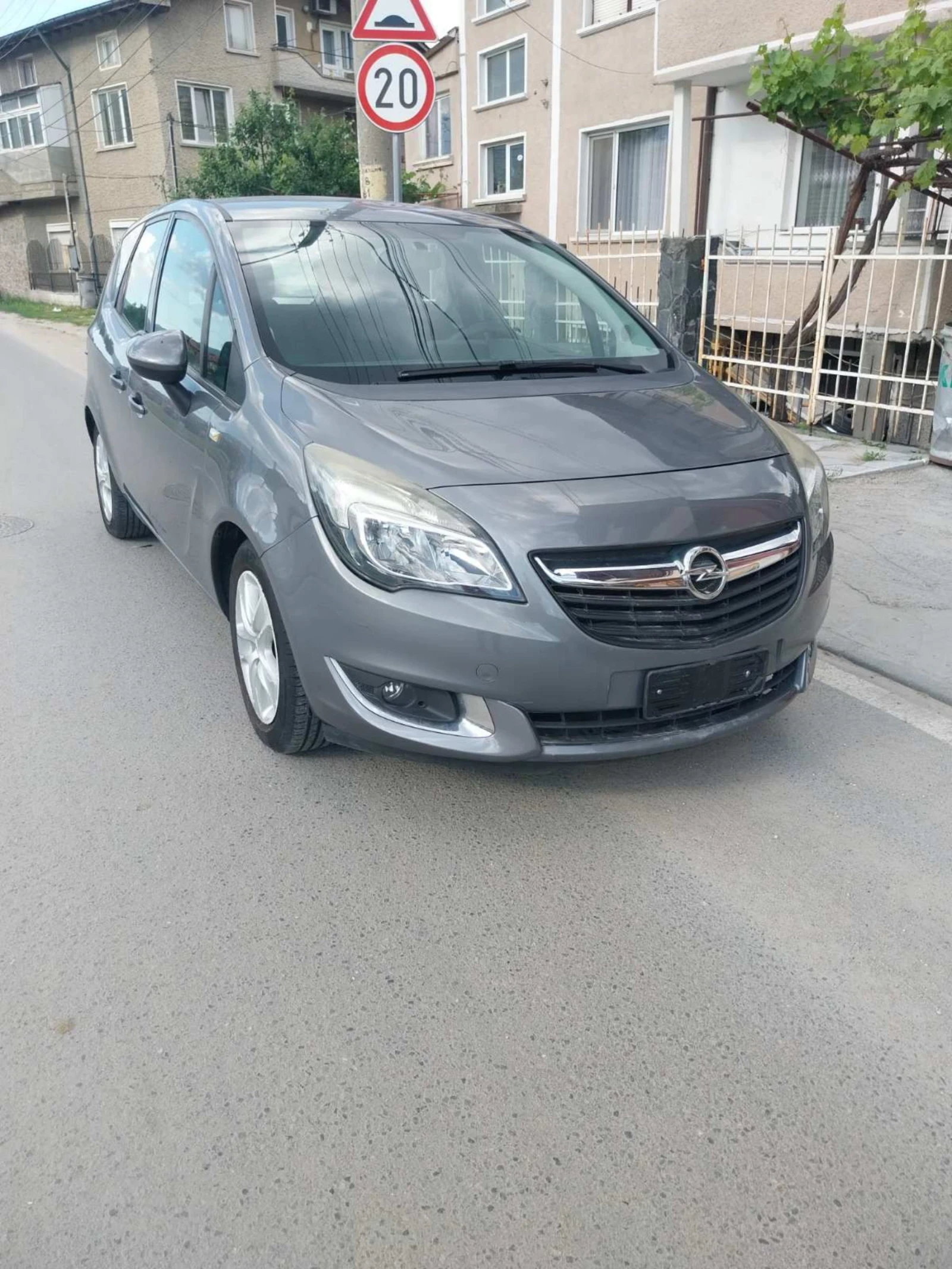 Opel Meriva 1.4benzin+ gaz, снимка 2 - Автомобили и джипове - 53744832