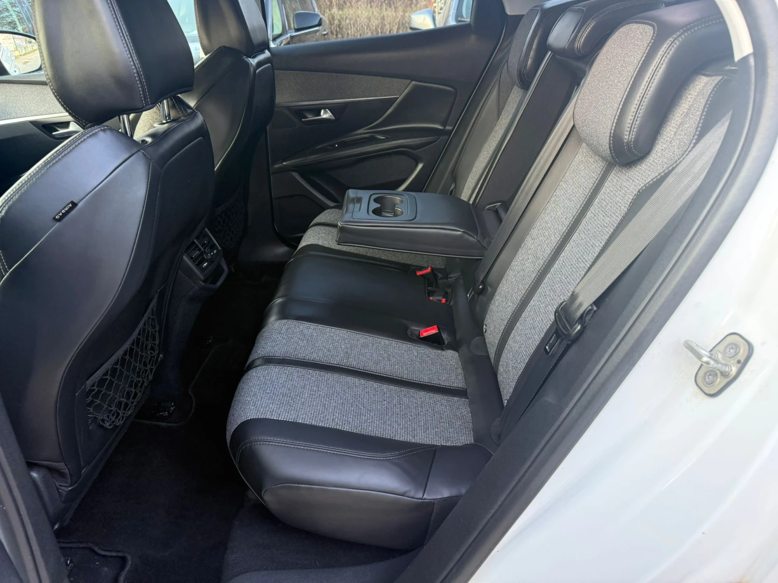 Peugeot 3008 1. 6 HDi EAT6 !MASSAGE!VIRTUAL!DISTRONIC!FUL SERV., снимка 13 - Автомобили и джипове - 53867276