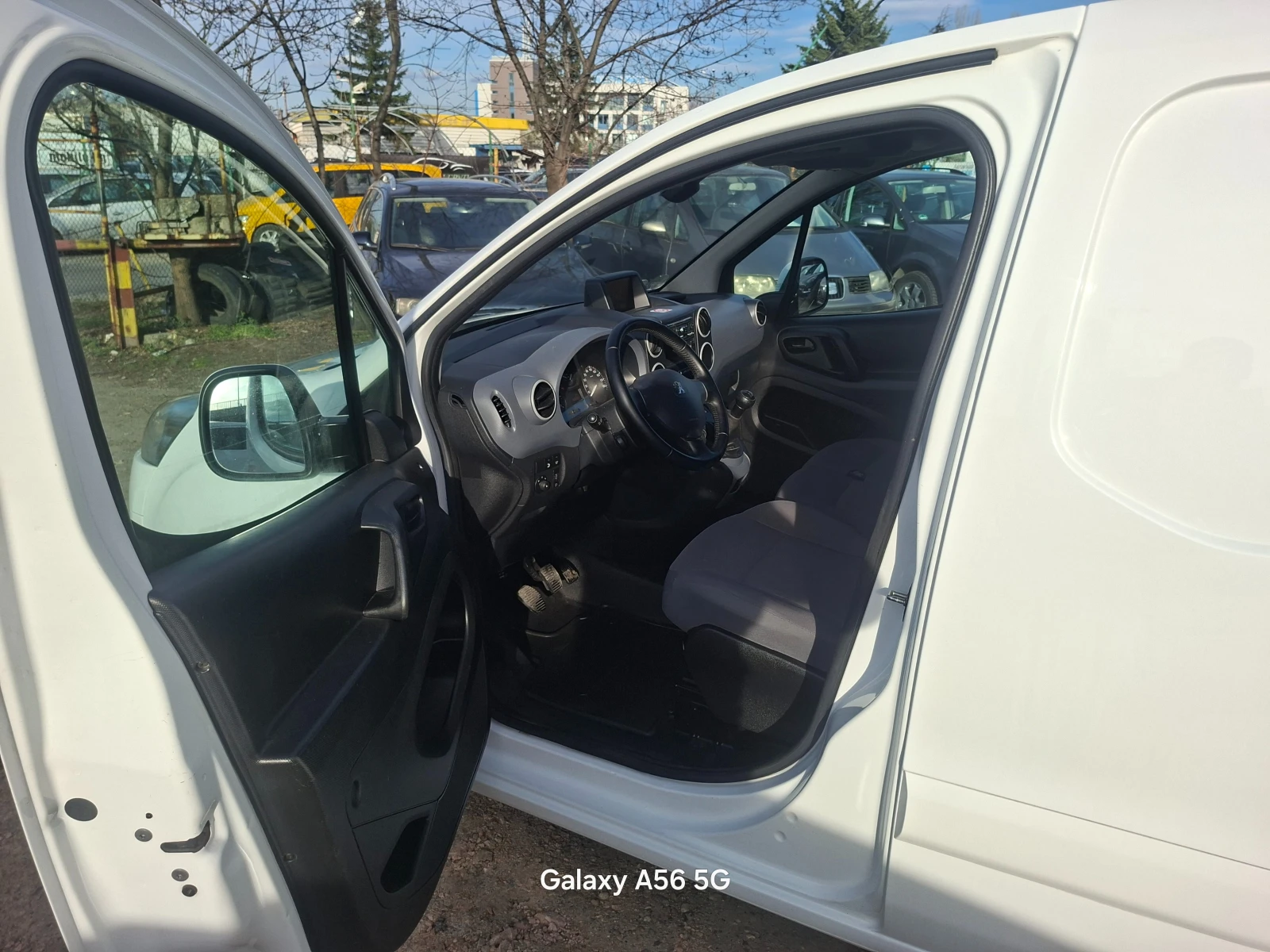 Peugeot Partner  2+ 1 Места, EURO 5, снимка 5 - Автомобили и джипове - 54114453