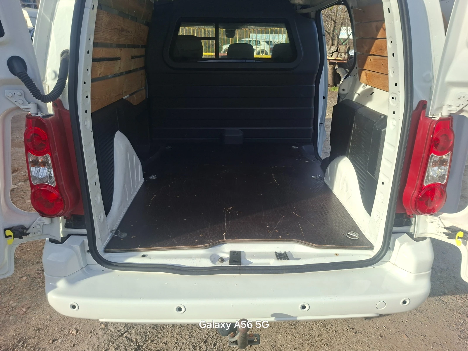 Peugeot Partner  2+ 1 Места, EURO 5, снимка 16 - Автомобили и джипове - 54114453