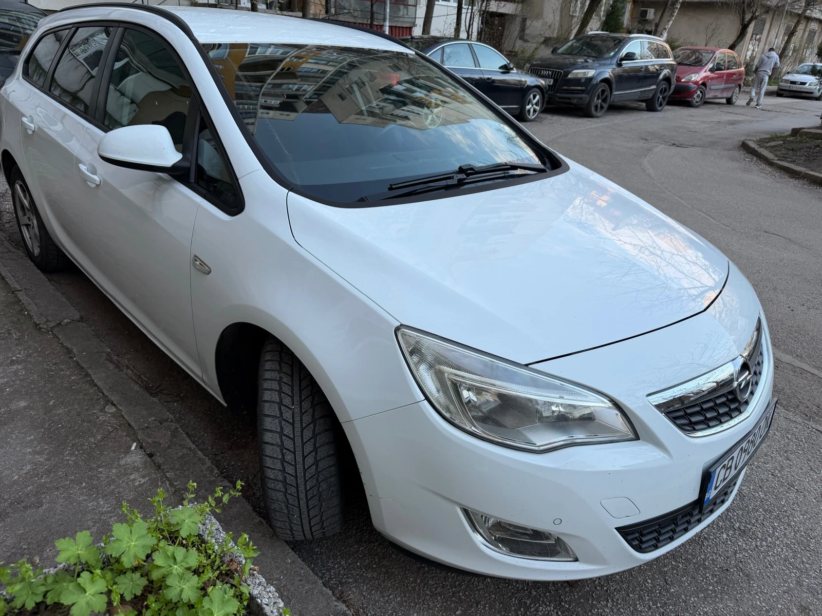 Opel Astra J, снимка 2 - Автомобили и джипове - 54117658