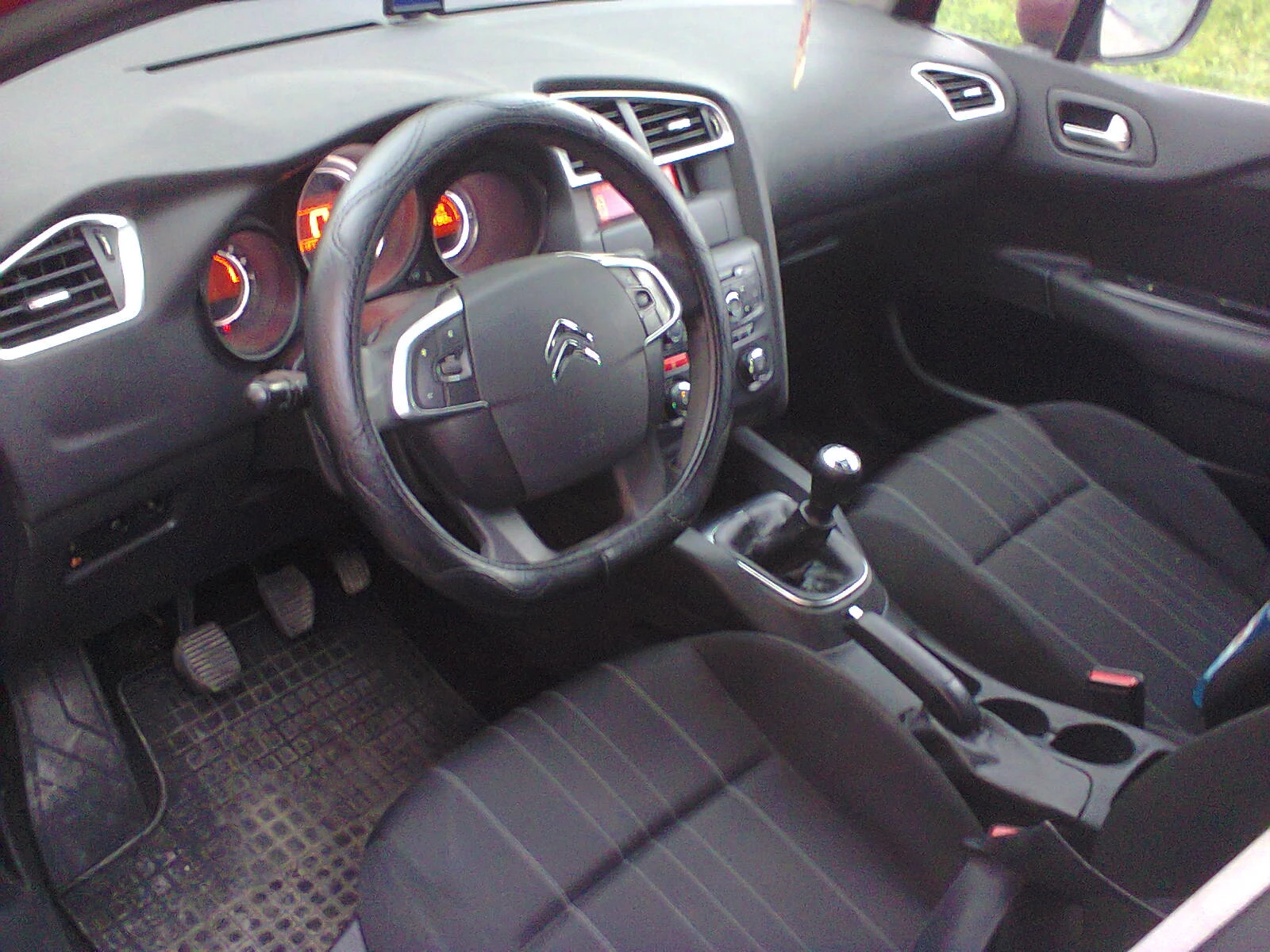 Citroen C4 1.4 i  Евро 5 , снимка 14 - Автомобили и джипове - 54300796