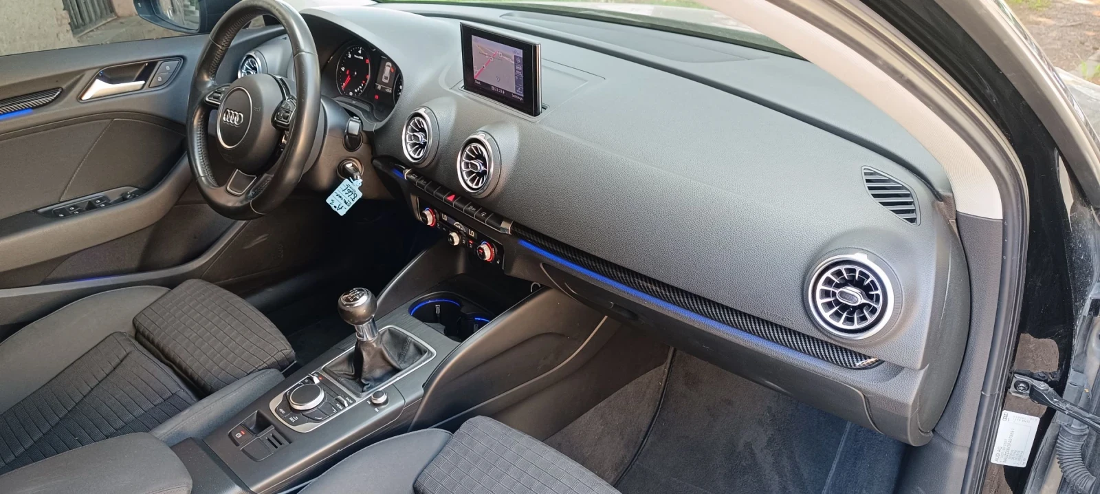 Audi A3 1.6 TDI 105k.c, снимка 11 - Автомобили и джипове - 54303126